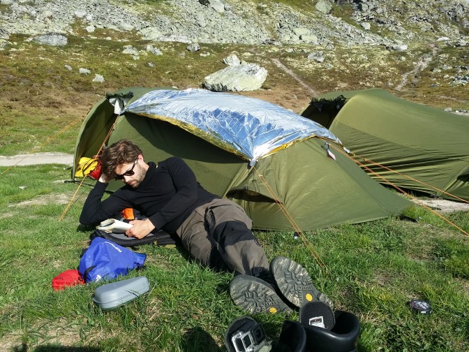 Skulle tro vi var på Roskilde, men det er en patent som skal holde det kjørligere i teltet:)  Det skal fungere, men det bråker noe vanvittig! 